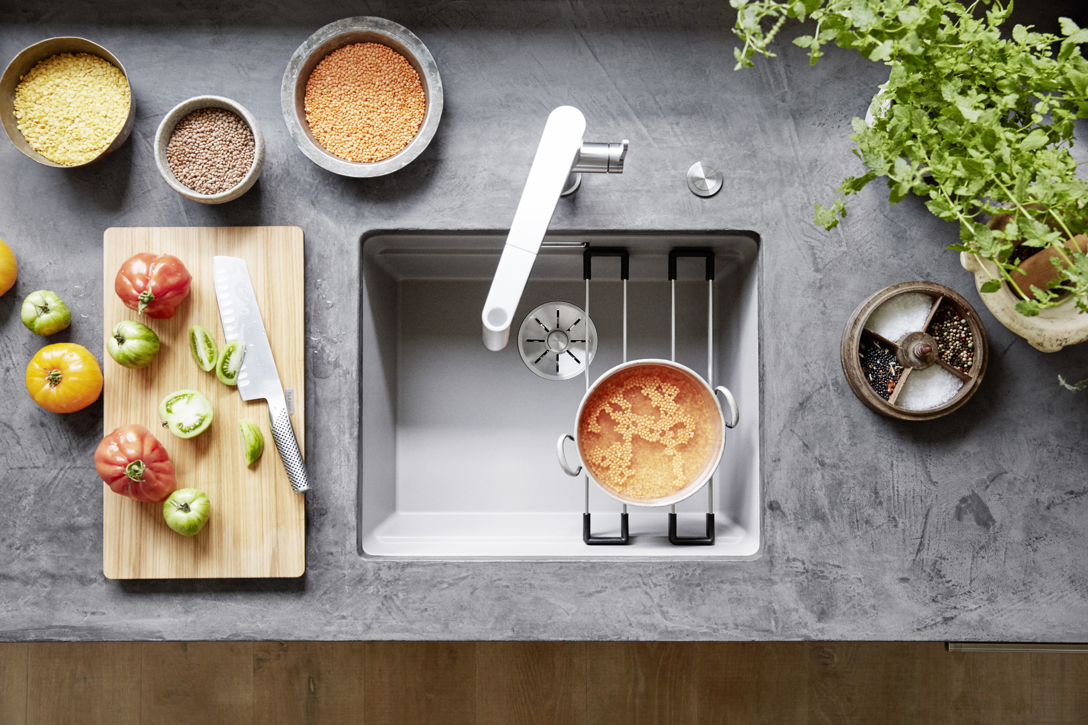 The ETAGON multifunctional sink